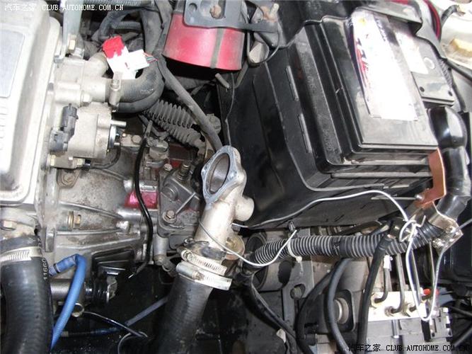 重新抹上密封胶,再将新节温器安装上.