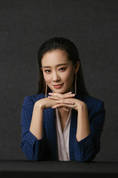 张小斐虽然是54亿票房演员,但为何感觉没有融入电影圈?