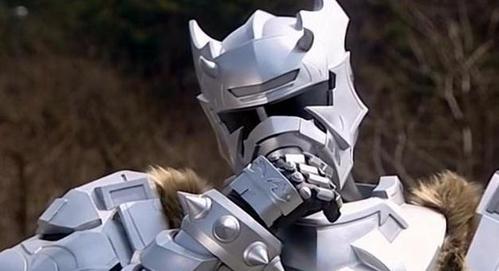 铠甲勇士炎龙侠与雪獒侠对比谁才有资格当队长