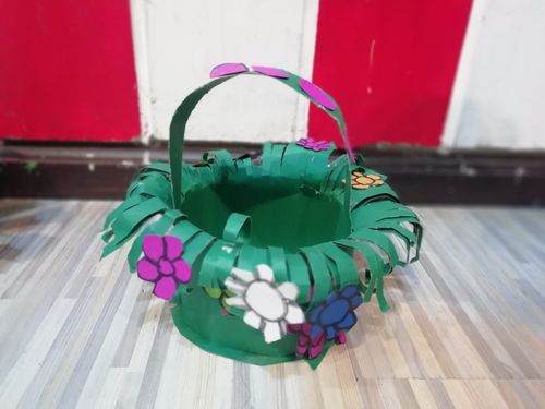 惠画堂凤凰校区启蒙2班美术课堂《手工花篮》