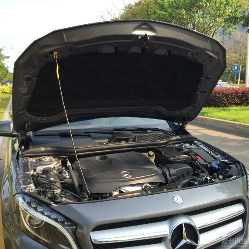 > 奔驰原厂的引擎盖隔音(热)棉