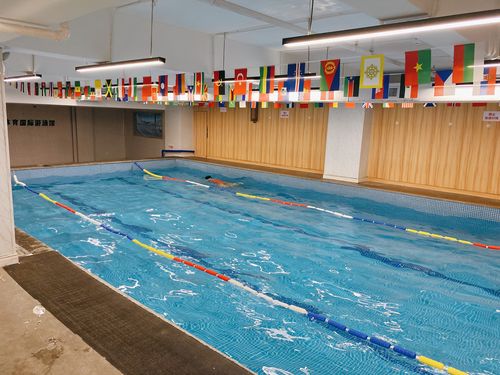 粤大室内恒温游泳馆(狮岭店)