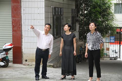 百色市人民政府副市长古俊彦到市农机局调研