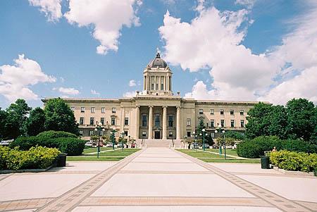  p>曼尼托巴省 i>(简称曼省) /i>(manitoba),是加拿大中南部的一个省