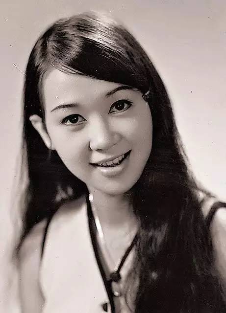香港有一位来自马来西亚的实力歌手,她叫朱咪咪.