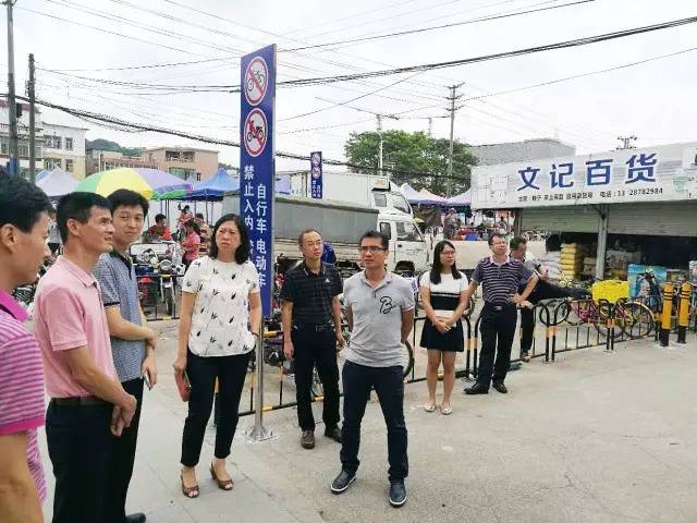 田头石井街道办主任孙艳琼带队到田头社区督导迎接创建全国文明城市