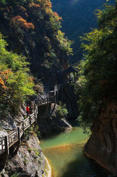 甘肃陇南成县 西峡之行-【西峡秋色】之一 陇南位于甘肃东南部,地处