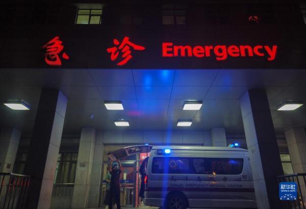 急诊复苏室:长夜里的生命"灯塔"