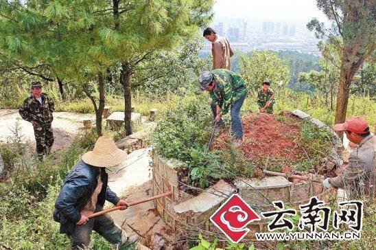 昆明西山林场活人墓抢占山头 已强拆26座(组图)