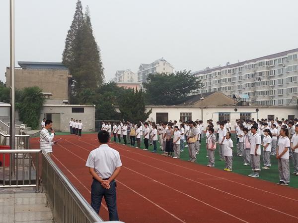 扬州新东方中学用别样的方式进行尊师教育