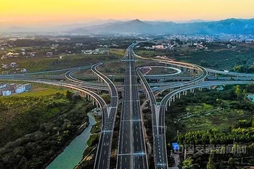 龙连高速公路三角枢纽互通立交.