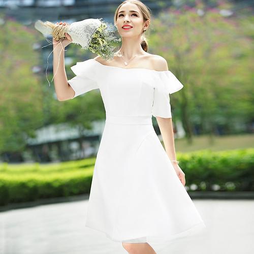 推荐宝贝:一字领荷叶边收腰连衣裙