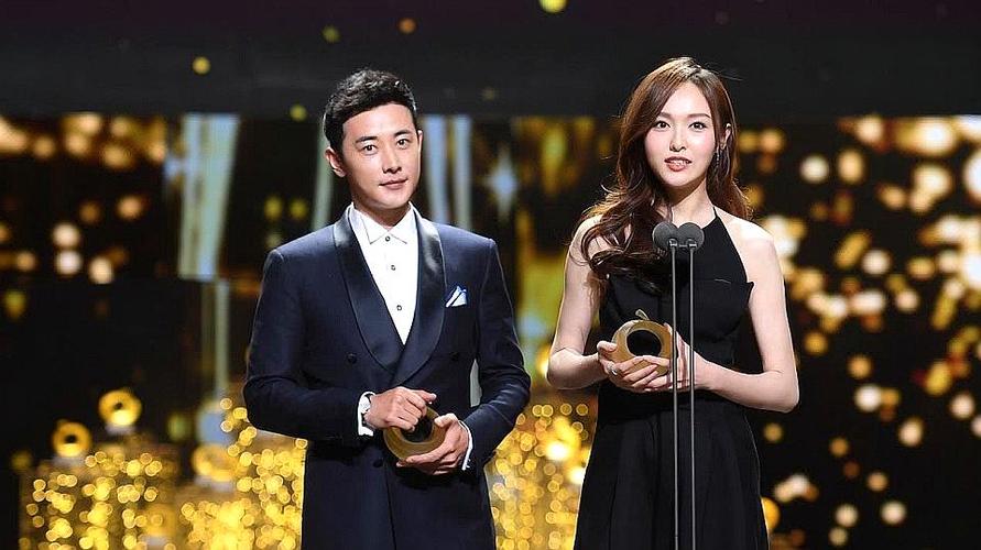 唐嫣罗晋恋情回顾,从恋情公开到官宣怀孕,这就是幸福的样子