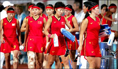 [图文]女子曲棍球的半决赛 中国队员伤心的退场