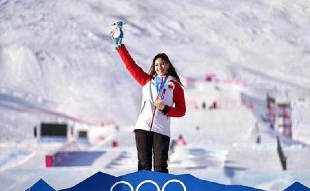 滑雪美少女谷爱凌:入华籍8月赢8枚奖牌,将代表中国队参加冬奥会