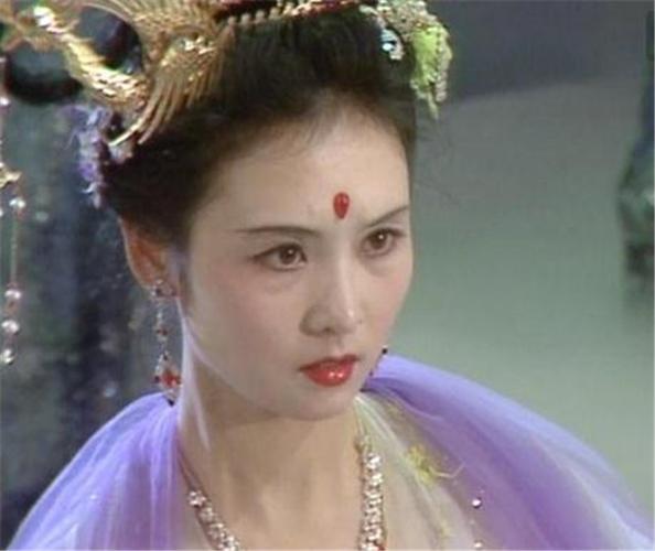 邱佩宁个人资料邱佩宁的第一位丈夫竟然是他难以置信