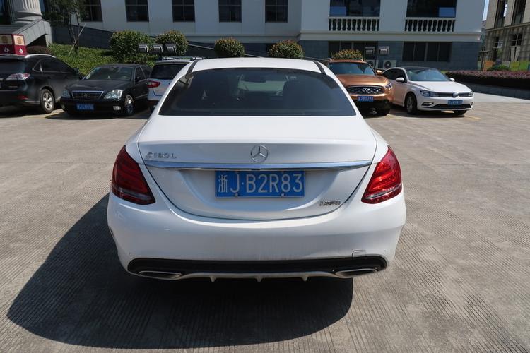 【第一次拍卖】浙jb2r83梅赛德斯-奔驰牌bj7164gl小型轿车一辆