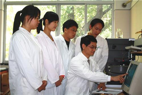 上海中医药大学杨永清团队在抗哮喘靶标发现和针灸效应物质基础研究