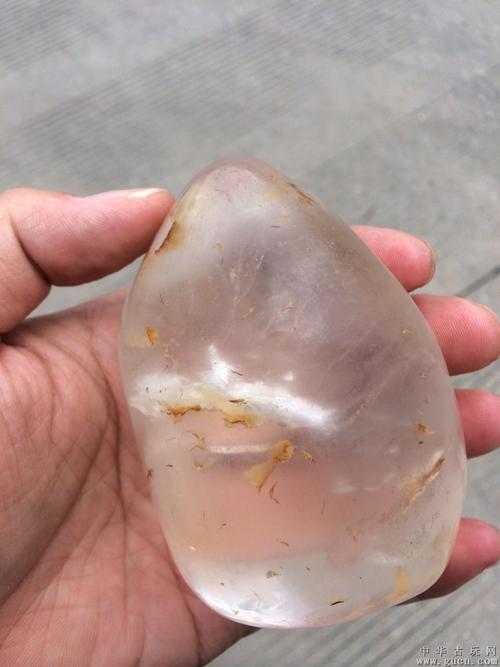 出土的一块透明石头