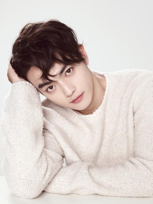  p>许凯,1995年3月5日出生于广东省 sup data-ctrid="2vwxbskmry6">1 