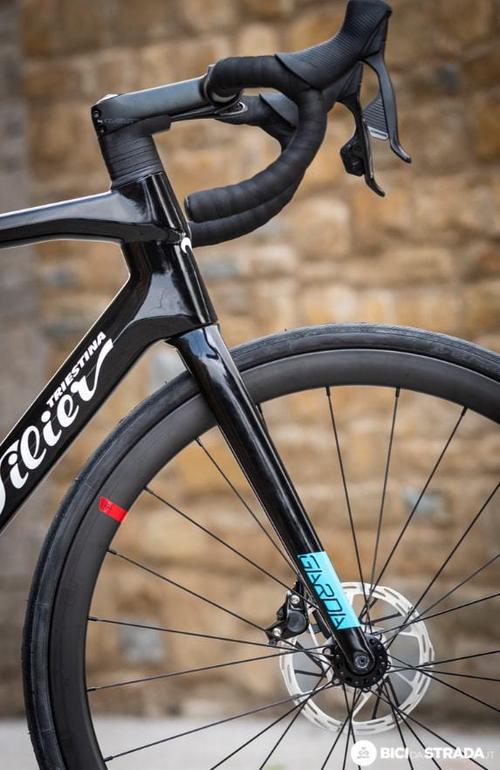 竞训两不误 wilier推出garda入门碳纤公路车