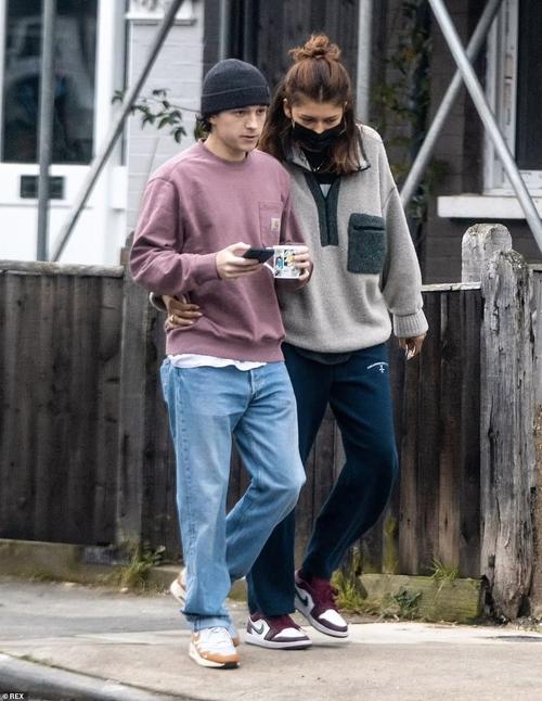 汤姆赫兰德赞达亚这对情侣最新街拍