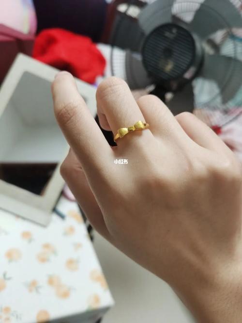 周大福蝴蝶结戒指好看_蝴蝶结_戒指_周大福怎么样_时尚_配饰_首饰