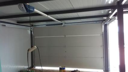 广州车库门安装,电动车库门维修,广州豪华车库门制作翻板车库门