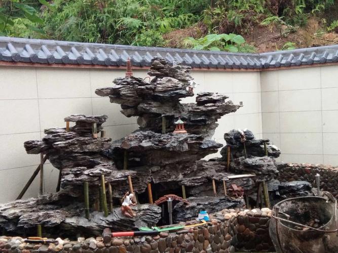 想知道您的庭院假山怎么做吗?这样的假山鱼池效果,您还担心什么?