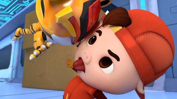 猪猪侠:猪猪侠的铁头功很厉害,连阿五被撞后都受不了,太疼了!