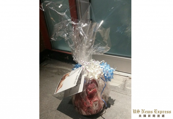 该清真寺门外曾被人放上猪头.