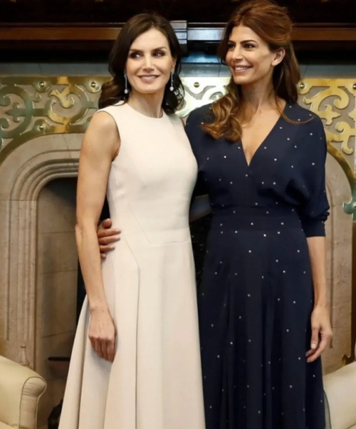 41岁成阿根廷第一夫人带娃嫁总统的朱莉安娜比莱蒂齐亚还好运