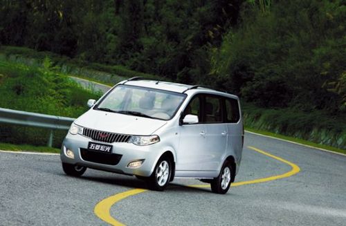 不紧凑的人生--试驾上汽通用五菱宏光(图)