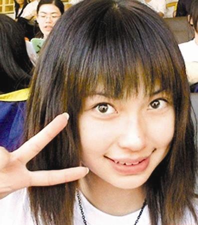 图为:angelababy2006年的照片与现在模样相差甚远