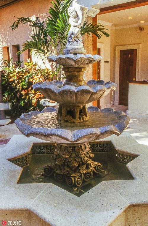 黄金地段最奢豪宅!图揭中美元首会晤地海湖庄园内景(图)