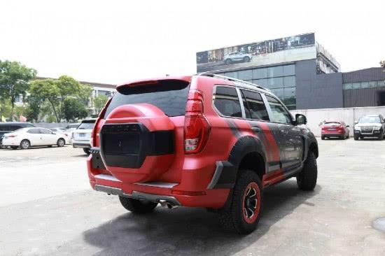 哈弗h9罗伦士版现身街头,外观遭爆改,限量99台不比