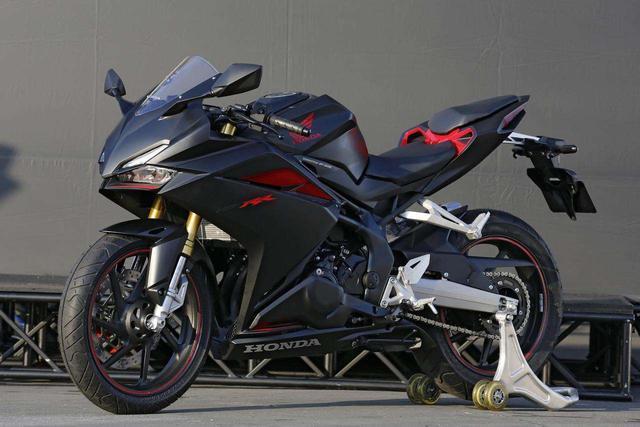 《轩摩要记》cbr500r 跑车外观造型太漂亮