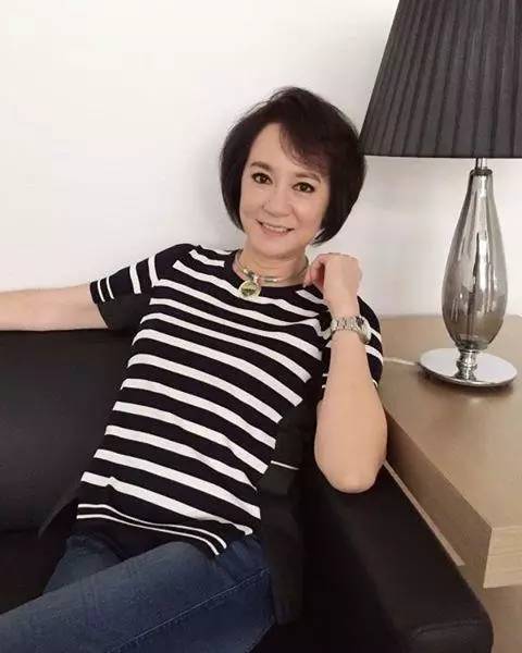 如今65岁的苗可秀芳容已逝,却依然单身未嫁.