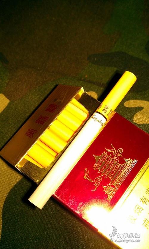 你好,黄鹤楼烟嘴有两种?