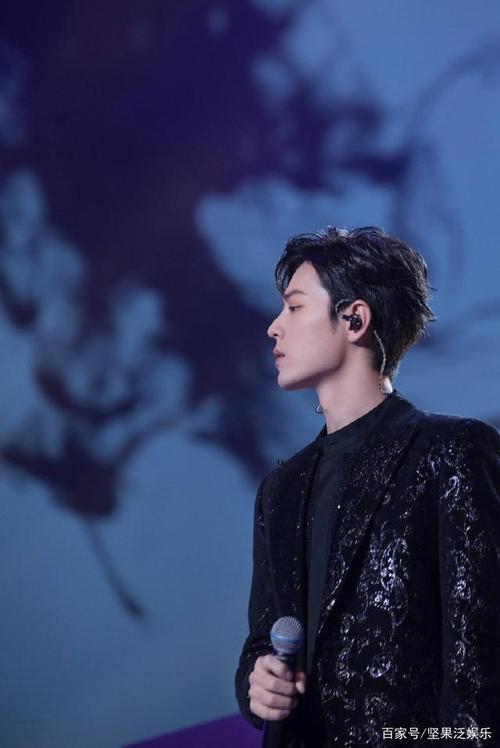 网友票选最令人心动的侧脸,看完肖战这9张图我觉得他