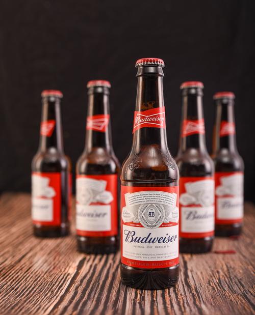 英国进口啤酒百威布德维 旋盖拧盖红瓶啤酒百威300ml*12