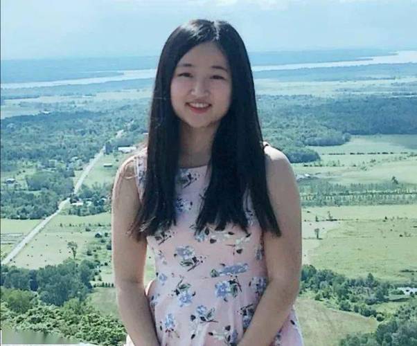 群贤毕至坚守热爱做一名优秀的外语人16级翻译专业林希颖