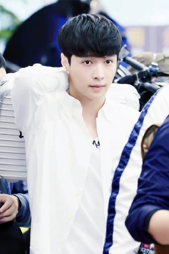 exo中国籍成员张艺兴,艺名lay