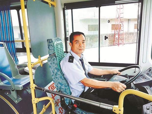 东部公交驾驶员魏彪明帮扶他人故事感人 一次偶遇 一帮三年 深圳新闻