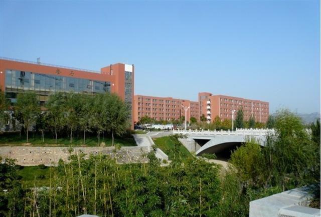 山东财经大学燕山东方_山东财经大学东方学院图片_山东财经大学燕山