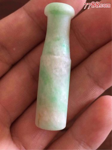 烟嘴翡翠老货.不议价.
