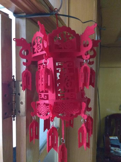 漂亮的灯笼拼装完了