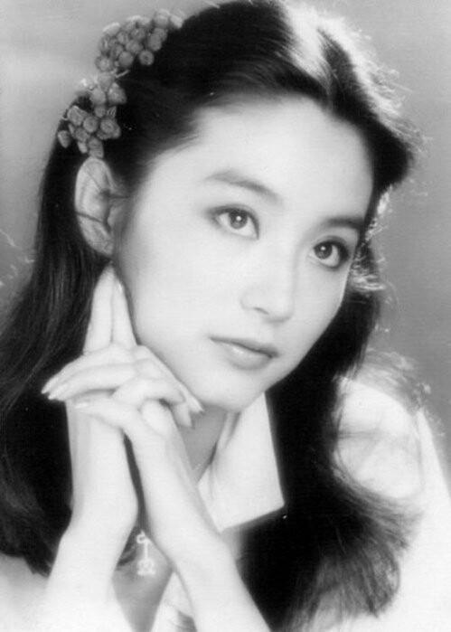 惊艳了时光分享一组林青霞年轻时的照片每一张都美的动人心魄