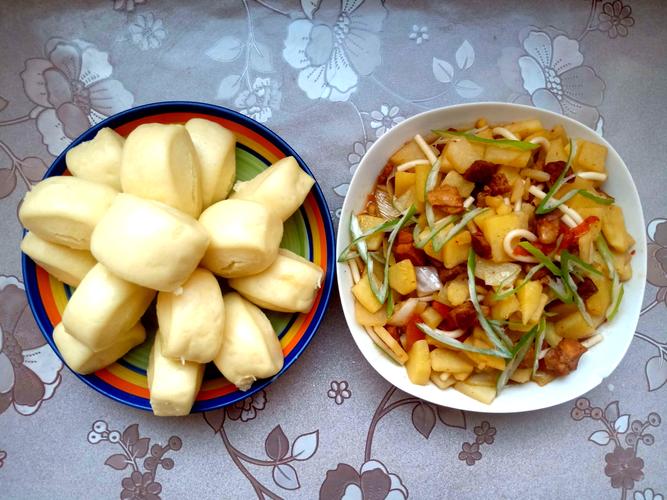 星期二晚餐:馒头   炒菜