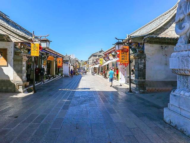 云南建水古城:历史悠久,小吃烤豆腐曾出现在《舌尖上